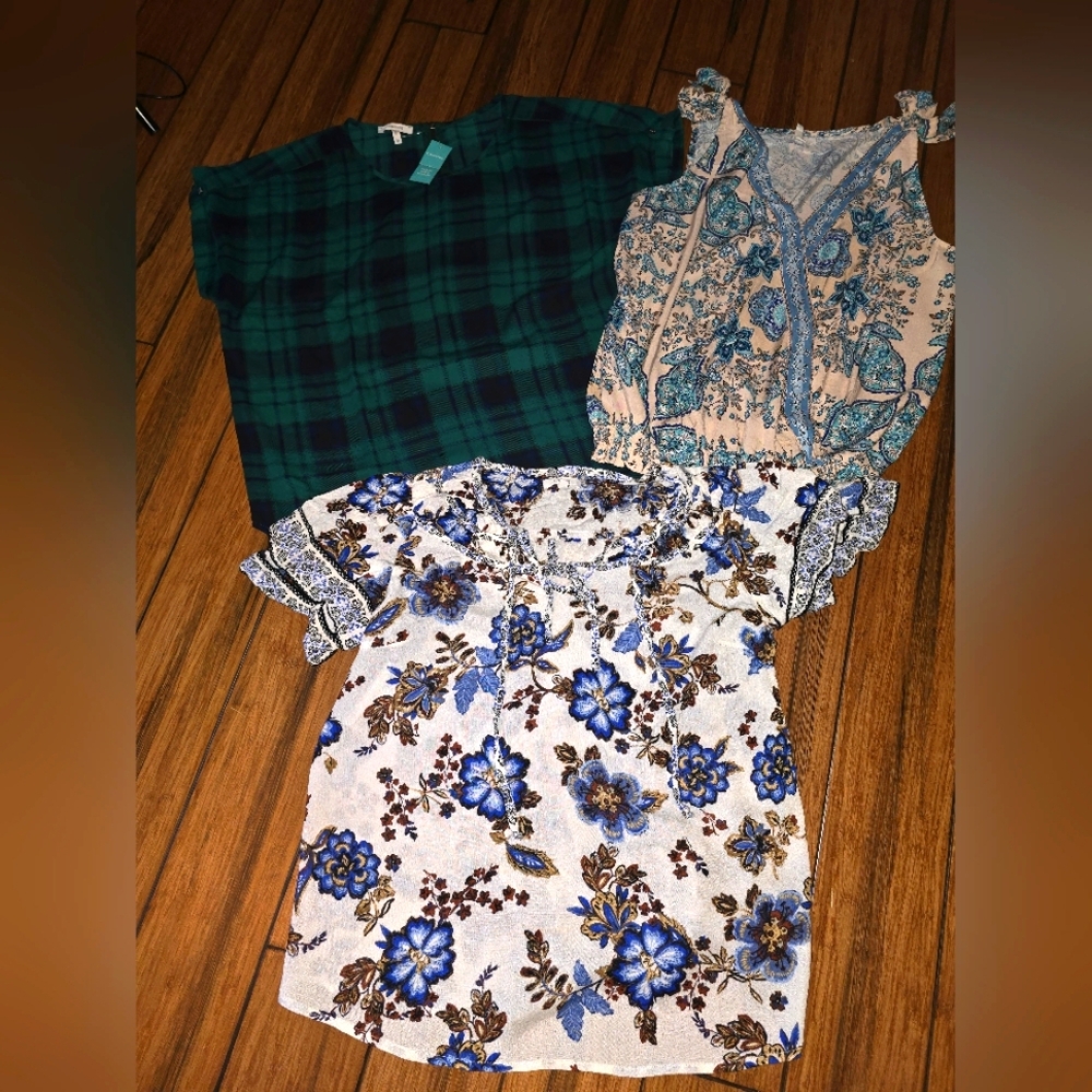 Maurice Misses Tops Set Of 3.  Like New Floral and Plaid Women's Tops. Medium